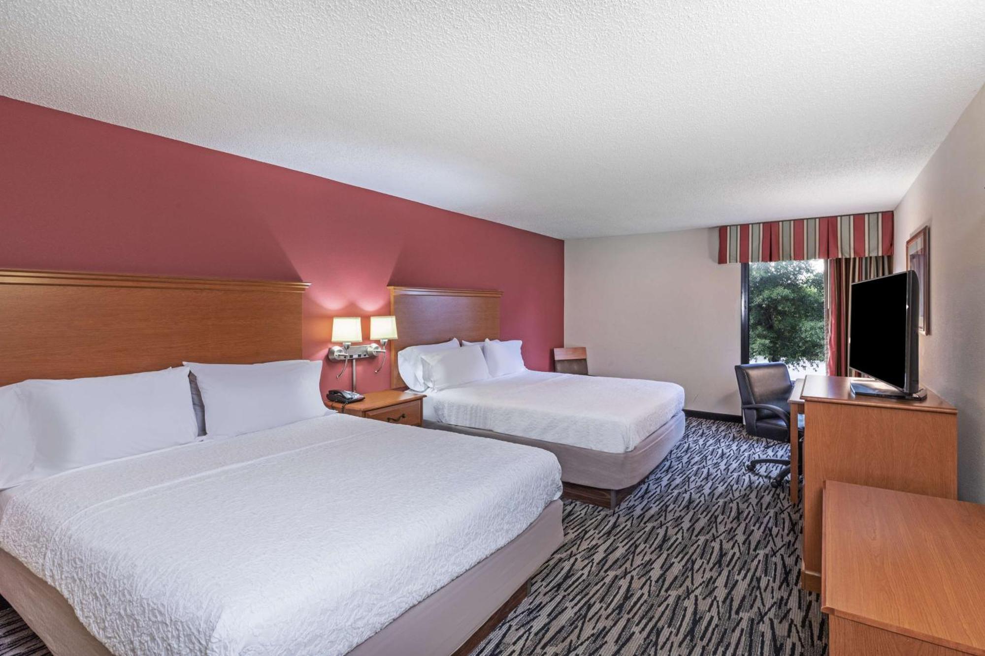 Hampton Inn Айкен Экстерьер фото